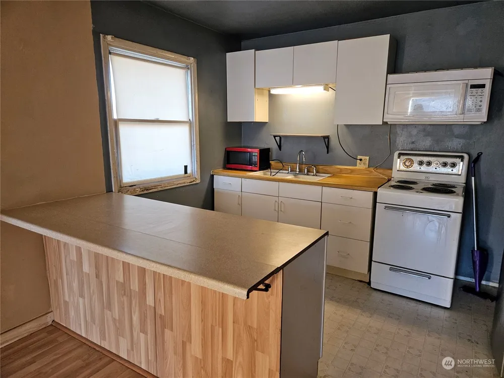 415 W Main Street Almira, WA 99103