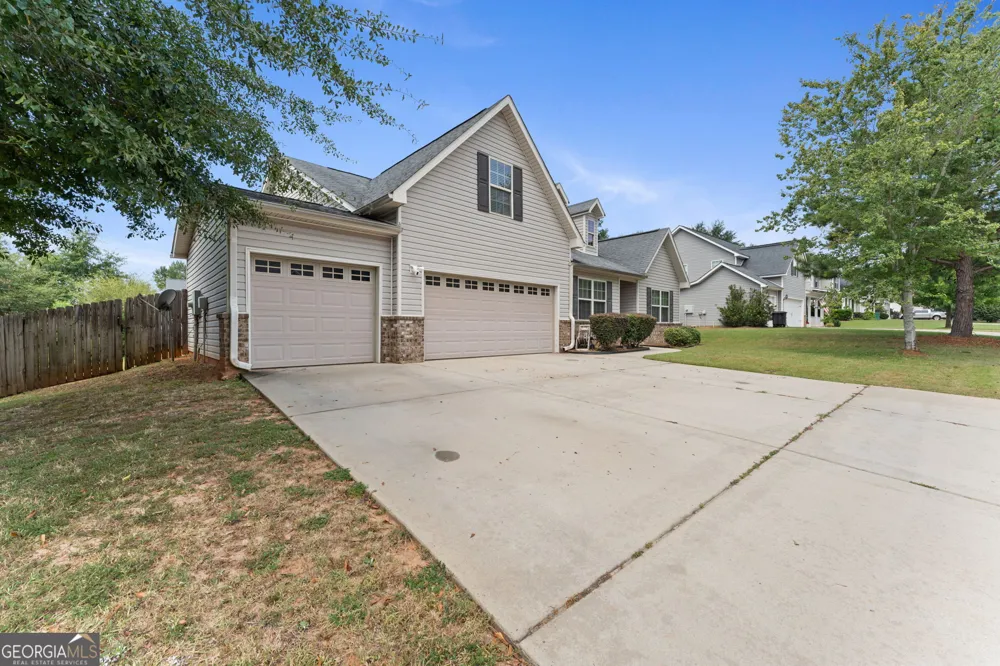205 Christopher Luke CIR Perry, GA 31069