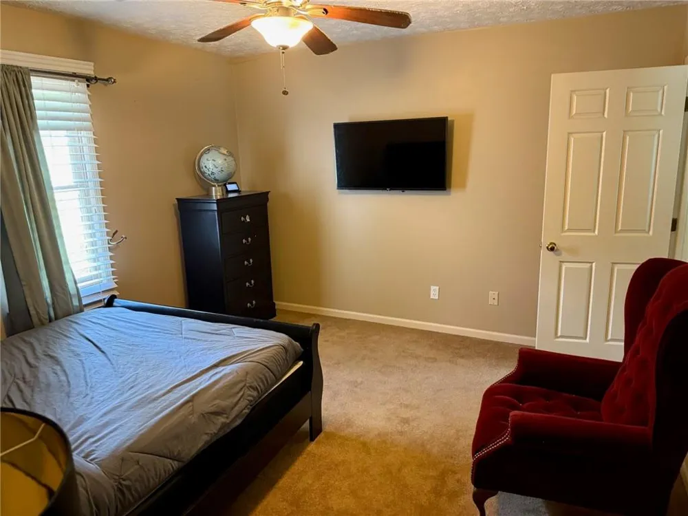 290 Dix Lee On Drive Fayetteville, GA 30214