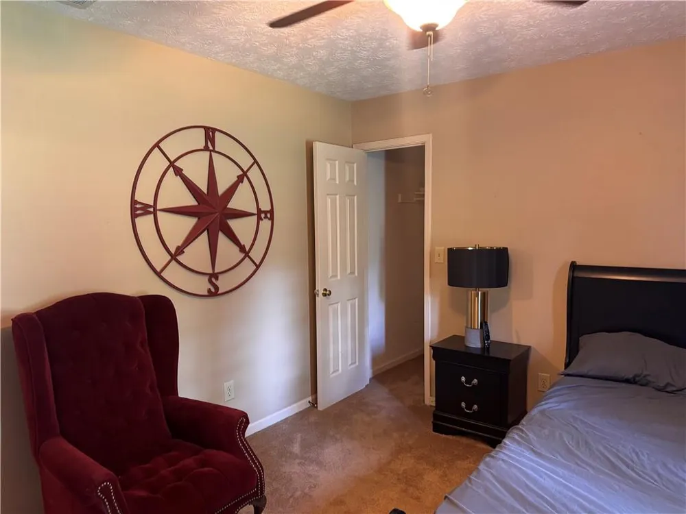 290 Dix Lee On Drive Fayetteville, GA 30214