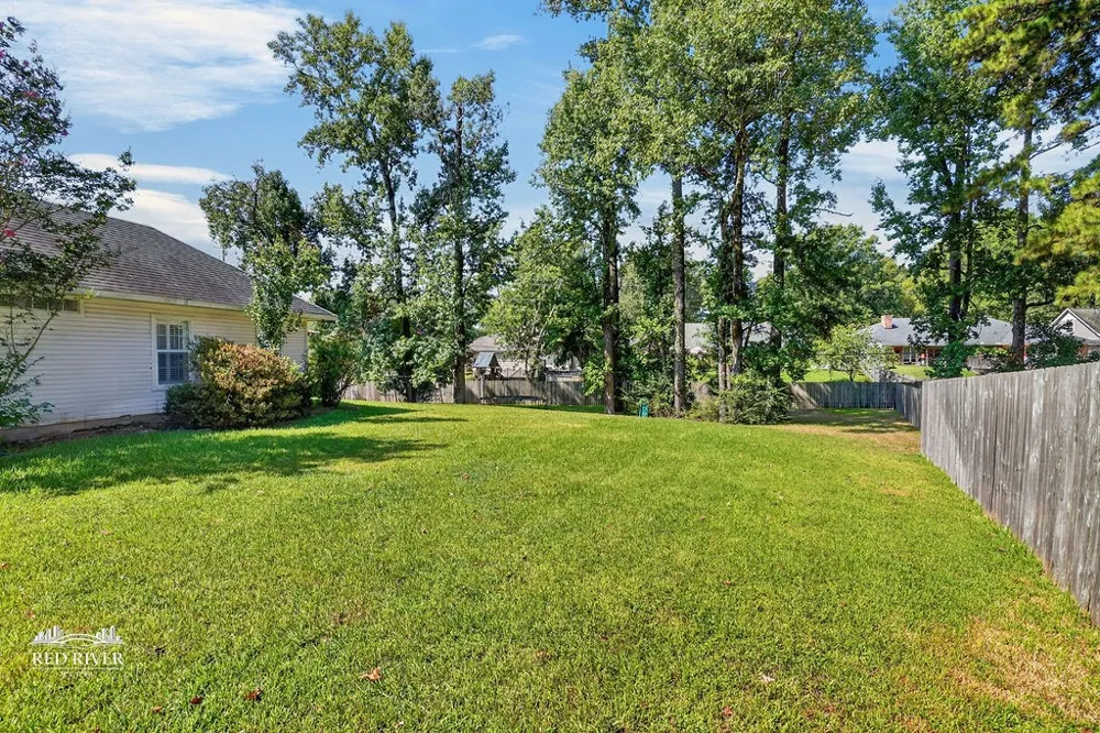 10130 Thornwood Drive Shreveport, LA 71106