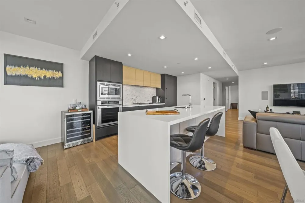 1388 Kettner Blvd #1706 San Diego, CA 92101