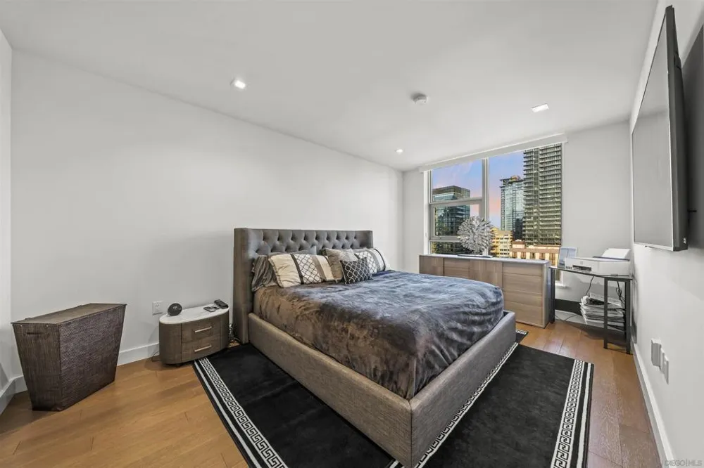 1388 Kettner Blvd #1706 San Diego, CA 92101