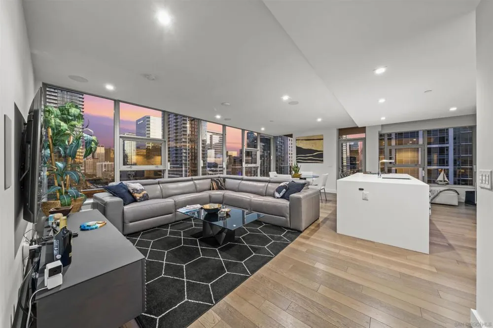 1388 Kettner Blvd #1706 San Diego, CA 92101