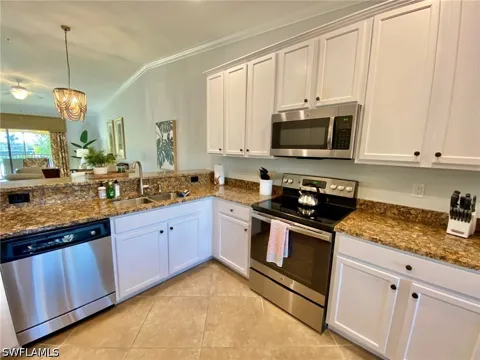 Avellino Way #2722