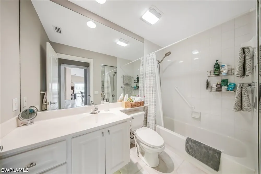 Pasadena Court Naples, FL 34109