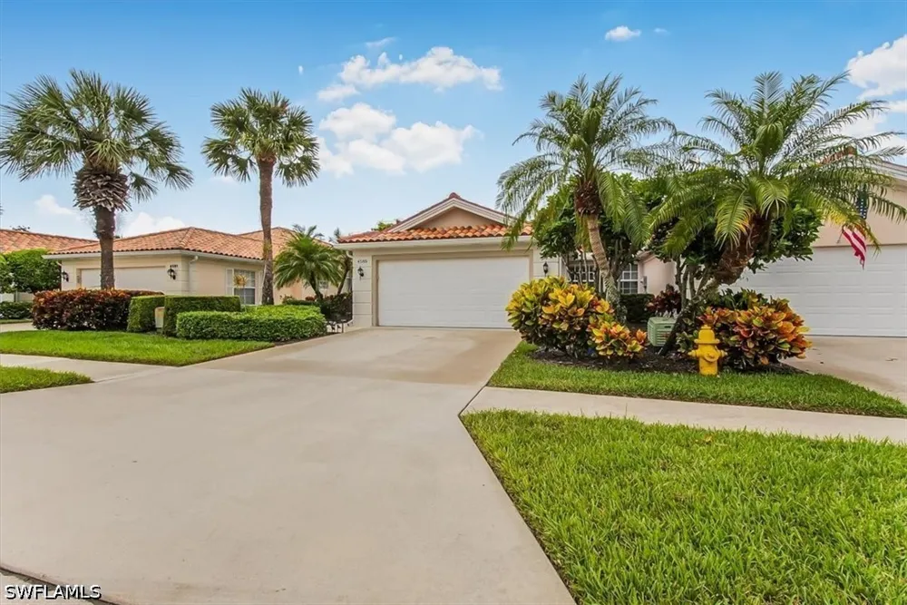 Pasadena Court Naples, FL 34109