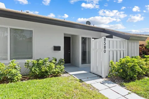 8580 NW 32nd Street
