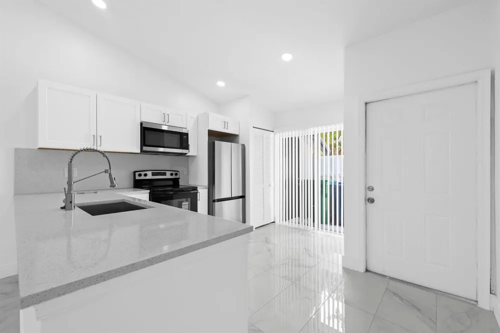 8580 NW 32nd Street Coral Springs, FL 33065