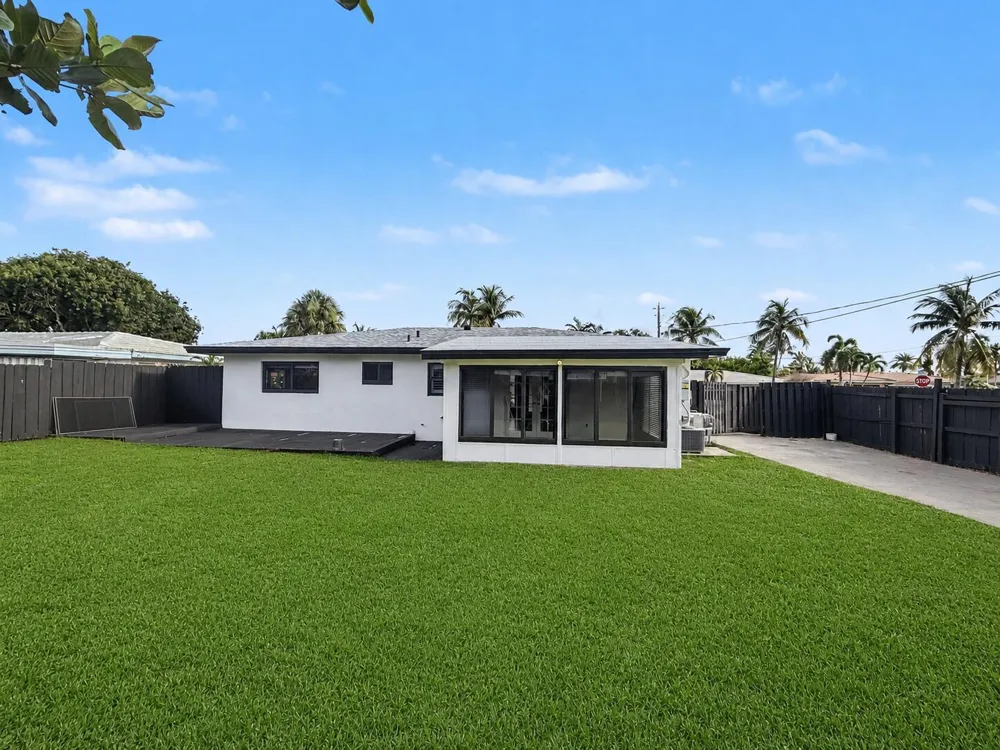 150 SE 5TH COURT Pompano Beach, FL 33060