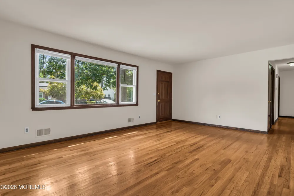1118 Longboat Avenue Beachwood, NJ 08722