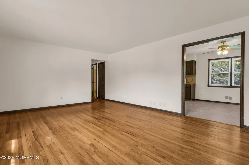 1118 Longboat Avenue Beachwood, NJ 08722