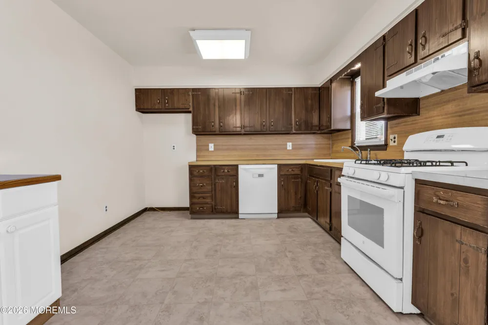 1118 Longboat Avenue Beachwood, NJ 08722