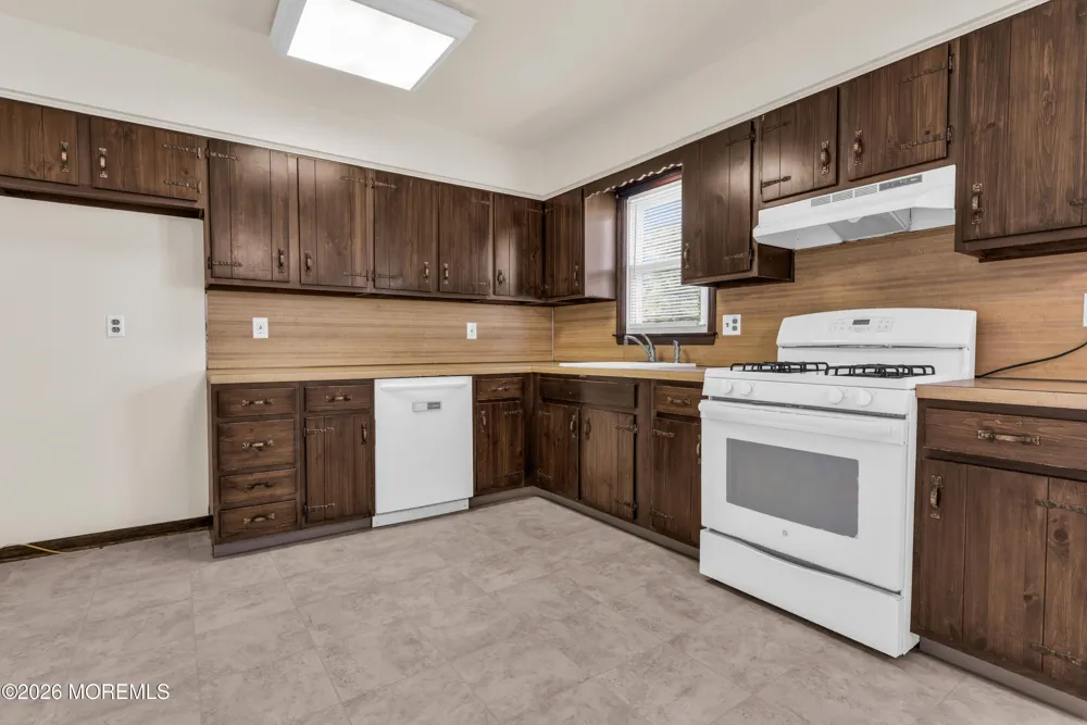 1118 Longboat Avenue Beachwood, NJ 08722