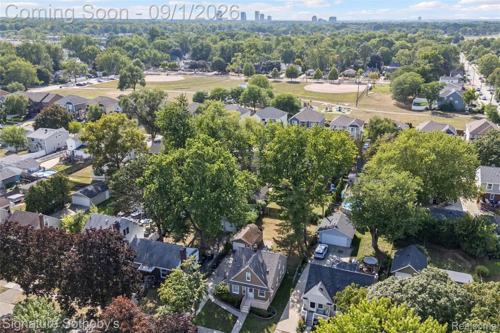 2219 Royal Avenue Berkley City, MI 48072