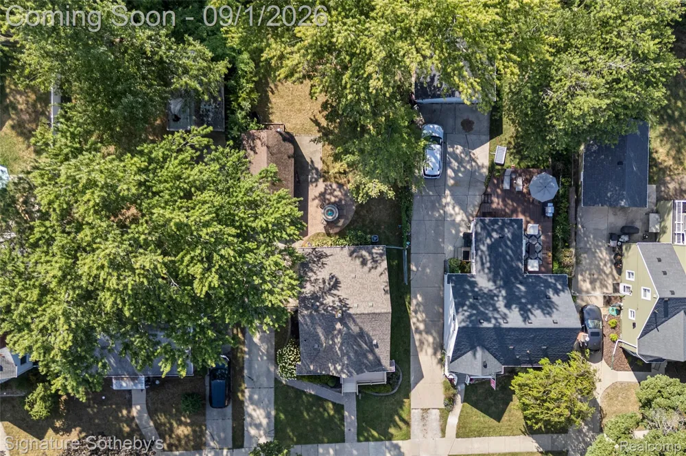 2219 Royal Avenue Berkley City, MI 48072