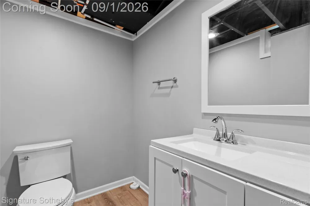 2219 Royal Avenue Berkley City, MI 48072