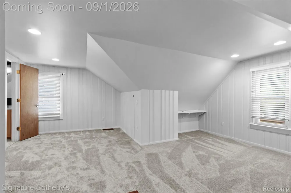 2219 Royal Avenue Berkley City, MI 48072