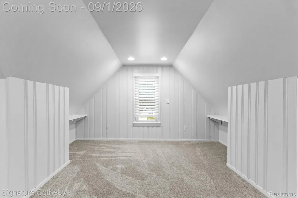 2219 Royal Avenue Berkley City, MI 48072