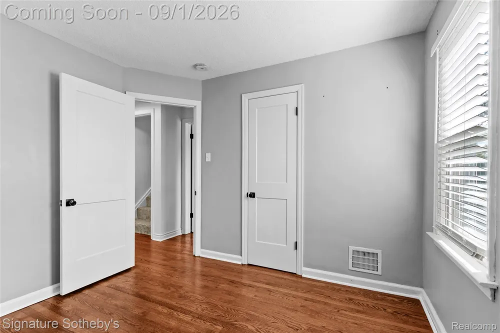 2219 Royal Avenue Berkley City, MI 48072