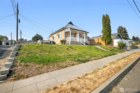 617 3rd Street