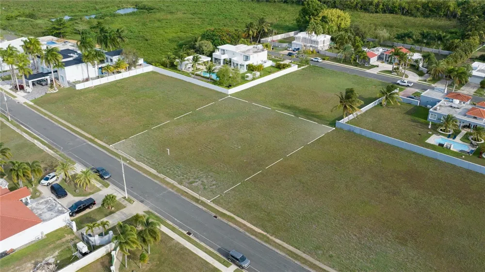 E-14 HACIENDA EL MOLINO PASEO SEVILLA Vega Alta, PR 00692