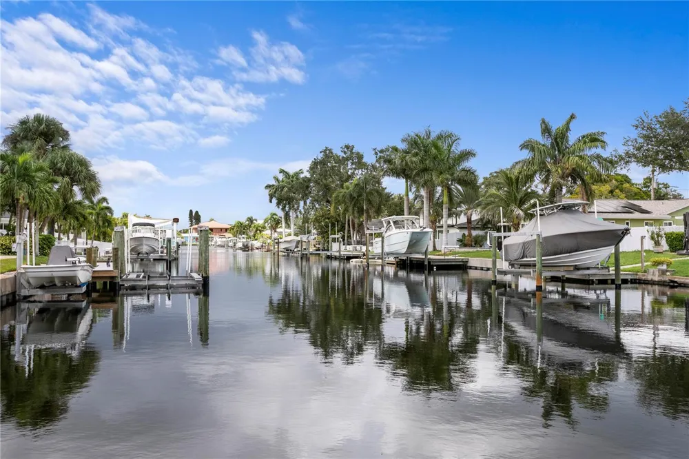 4051 14TH STREET NE St Petersburg, FL 33703