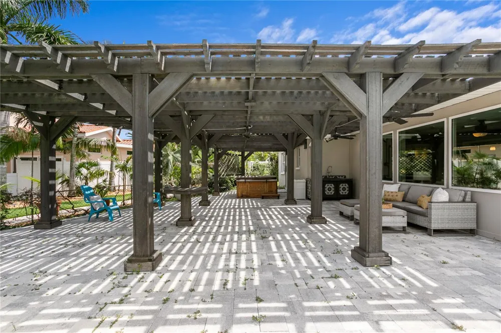 4051 14TH STREET NE St Petersburg, FL 33703