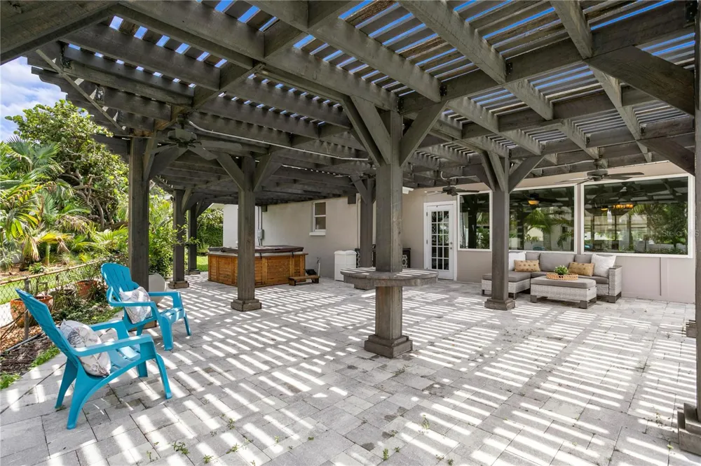 4051 14TH STREET NE St Petersburg, FL 33703