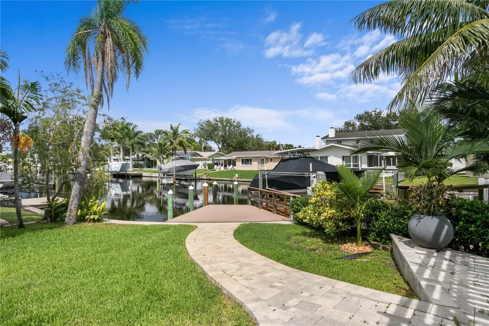 4051 14TH STREET NE St Petersburg, FL 33703