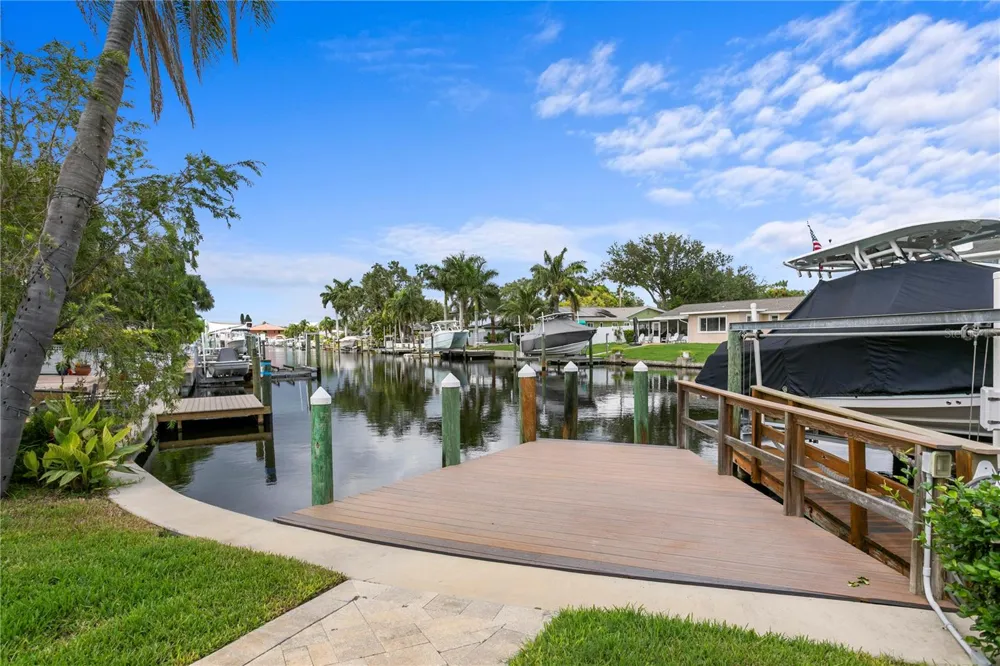 4051 14TH STREET NE St Petersburg, FL 33703