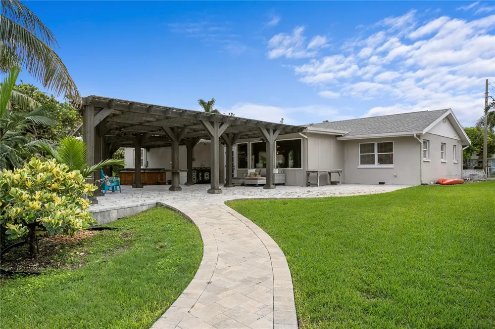 4051 14TH STREET NE St Petersburg, FL 33703