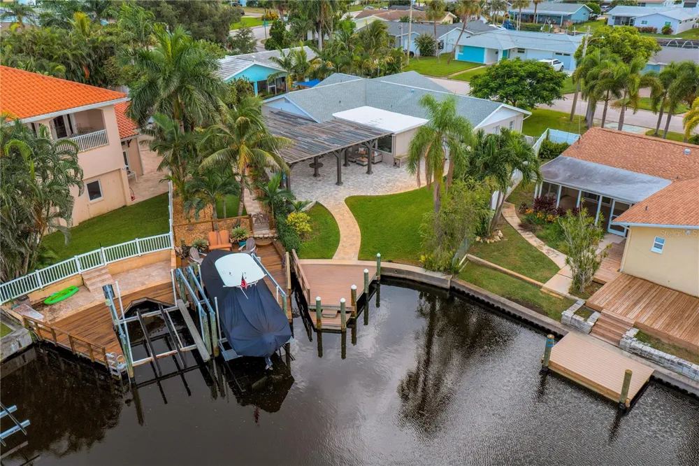 4051 14TH STREET NE St Petersburg, FL 33703
