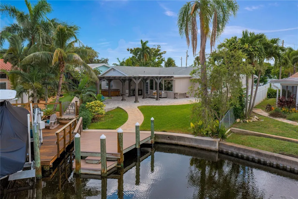4051 14TH STREET NE St Petersburg, FL 33703