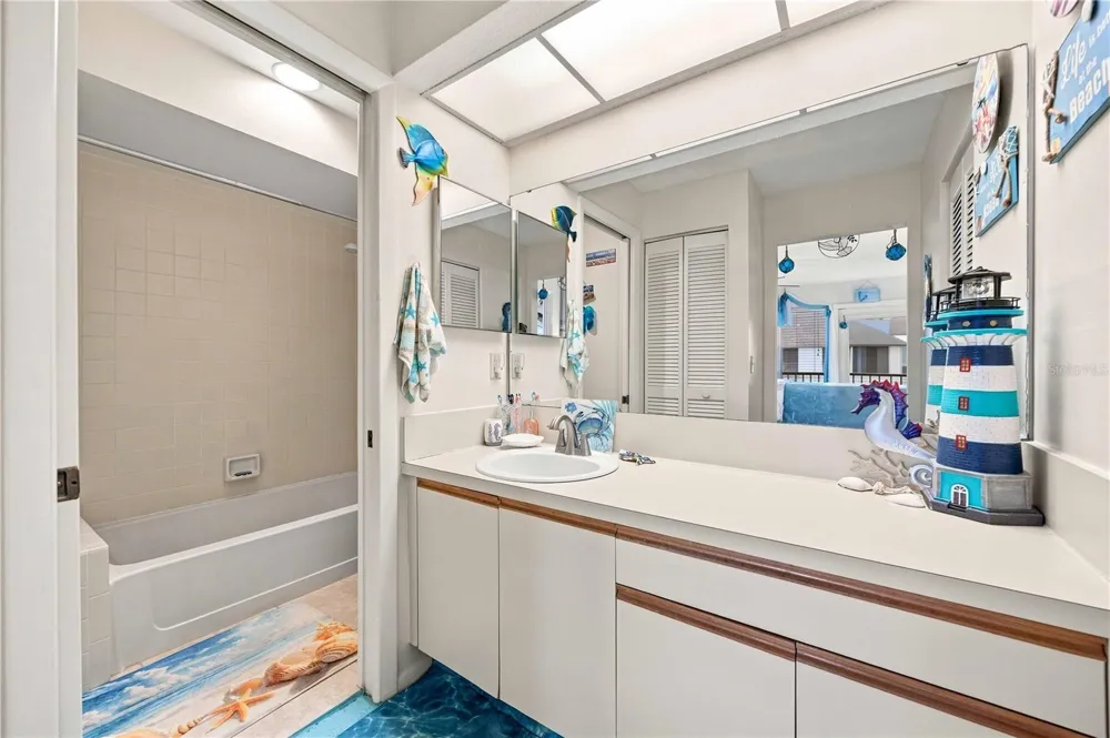 259 FENWICK DRIVE #40 Venice, FL 34285