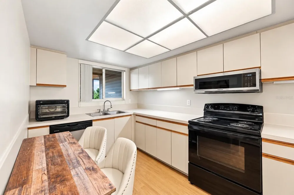 259 FENWICK DRIVE #40 Venice, FL 34285
