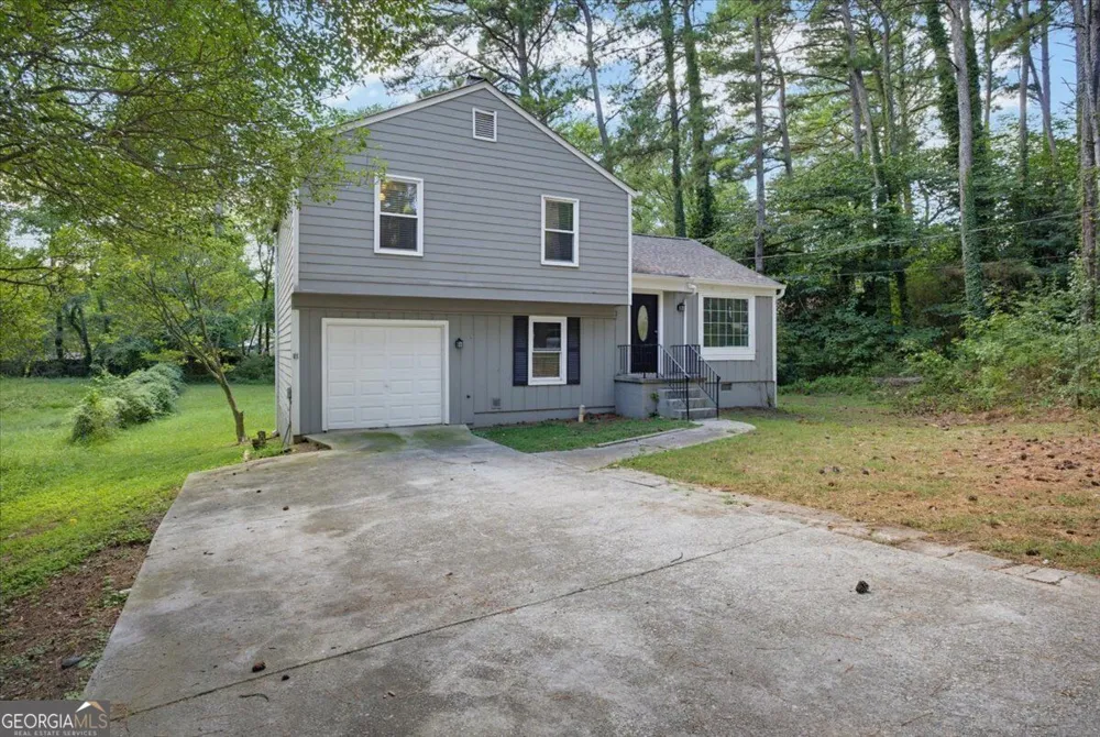 429 Sherwood CIR Stone Mountain, GA 30087