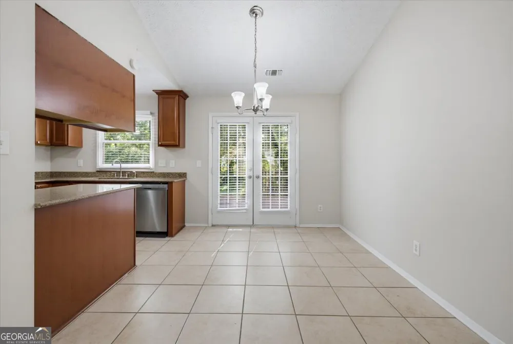 429 Sherwood CIR Stone Mountain, GA 30087