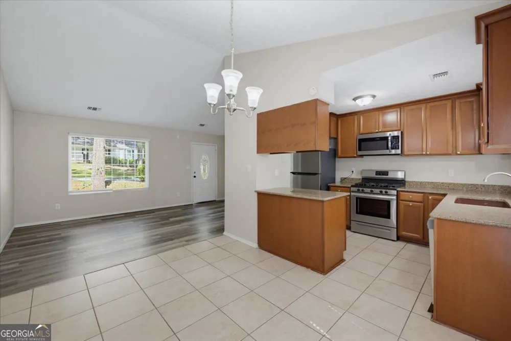 429 Sherwood CIR Stone Mountain, GA 30087