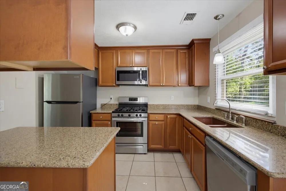 429 Sherwood CIR Stone Mountain, GA 30087