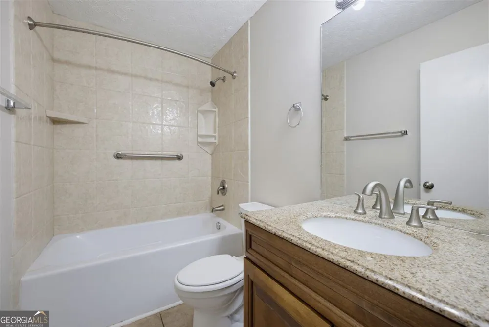 429 Sherwood CIR Stone Mountain, GA 30087