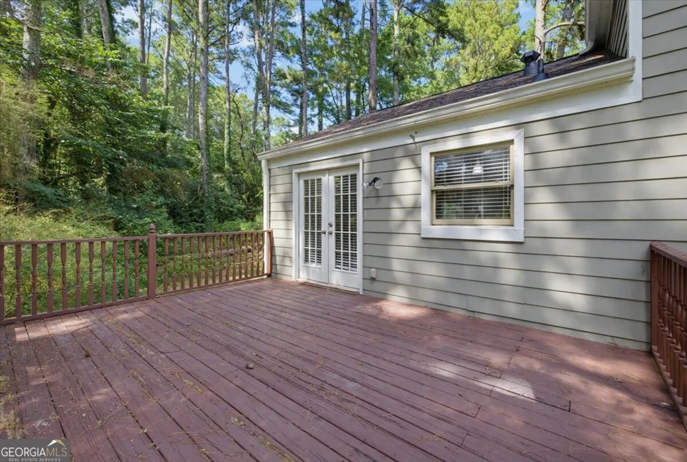 429 Sherwood CIR Stone Mountain, GA 30087