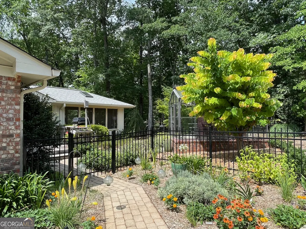 203 Aberdeen DR Peachtree City, GA 30269