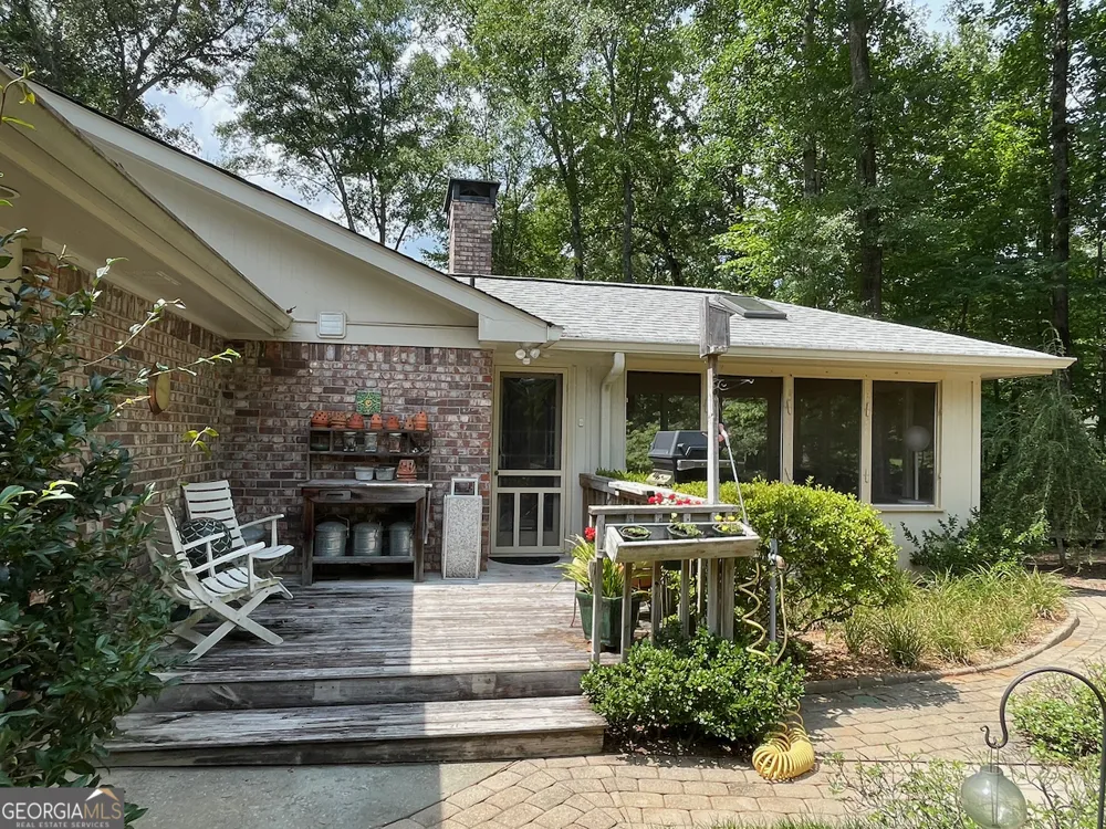 203 Aberdeen DR Peachtree City, GA 30269