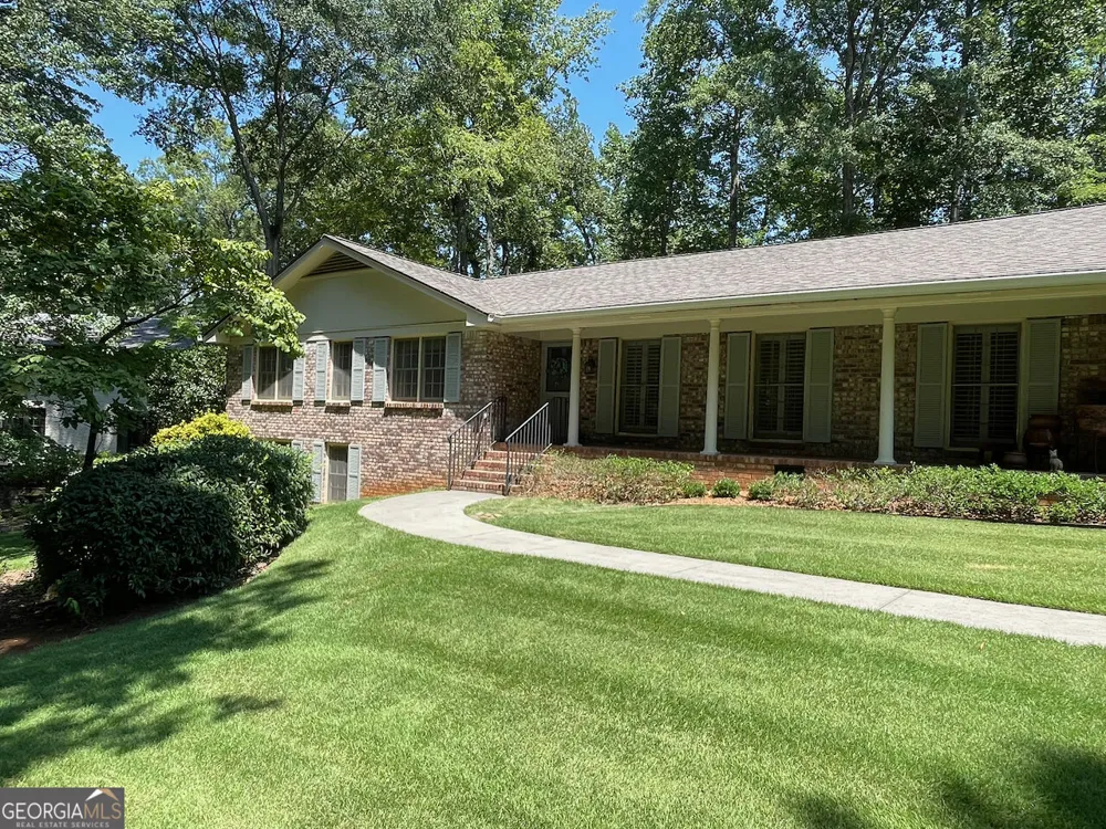 203 Aberdeen DR Peachtree City, GA 30269