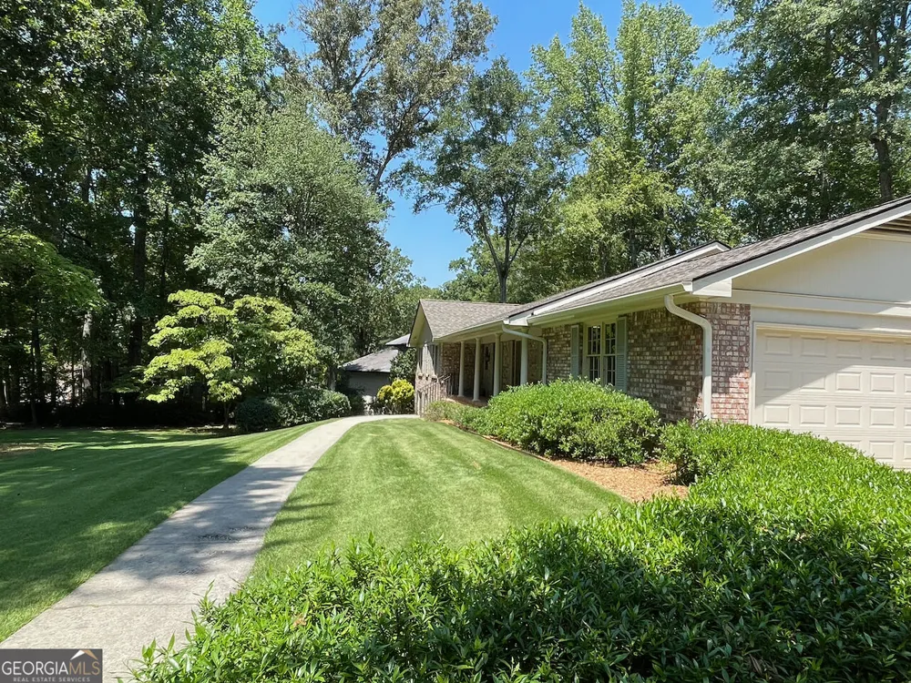 203 Aberdeen DR Peachtree City, GA 30269