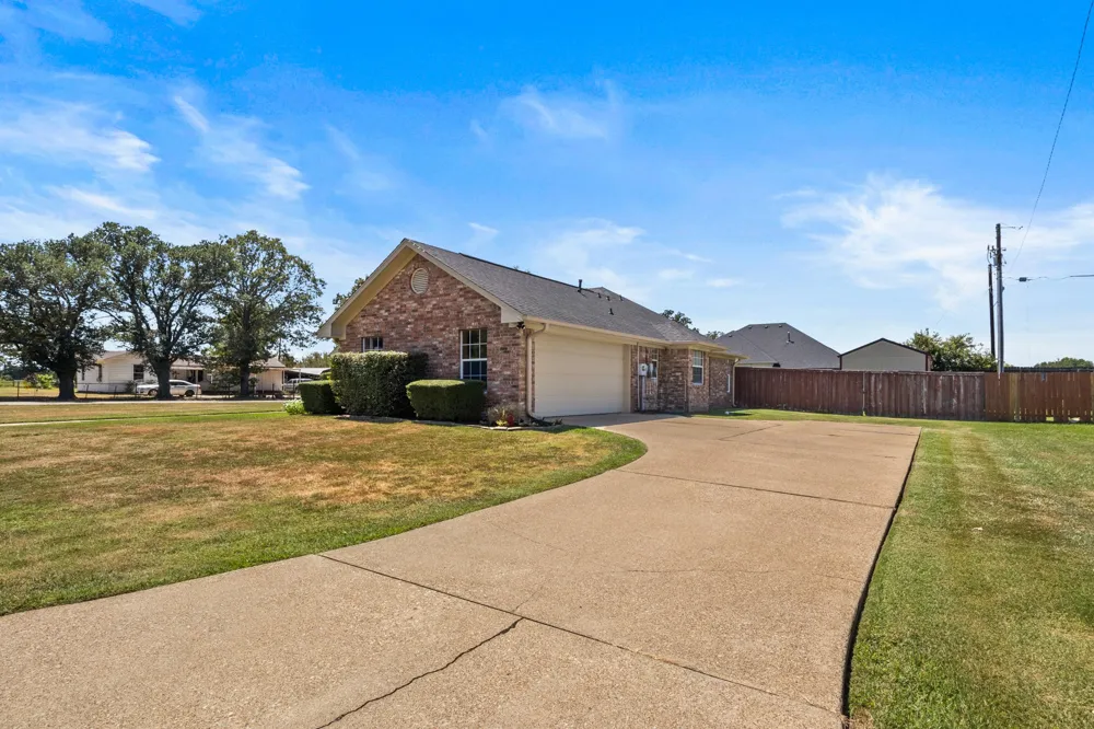 2701 Silver Spring Trail Mt Pleasant, TX 75455