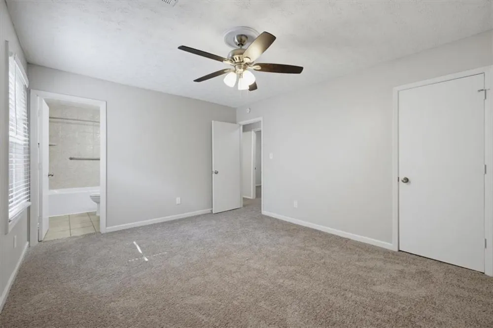429 Sherwood Circle Stone Mountain, GA 30087