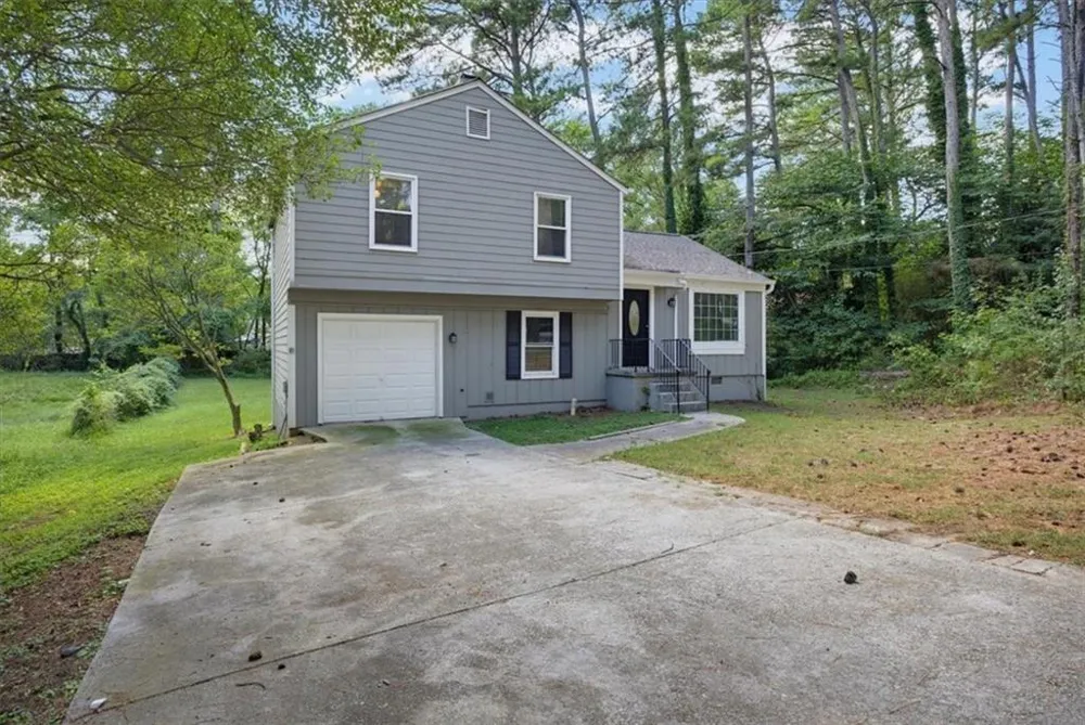 429 Sherwood Circle Stone Mountain, GA 30087