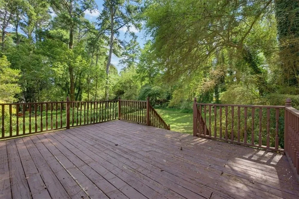 429 Sherwood Circle Stone Mountain, GA 30087